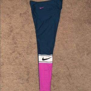 Nike Tights women’s size Medium